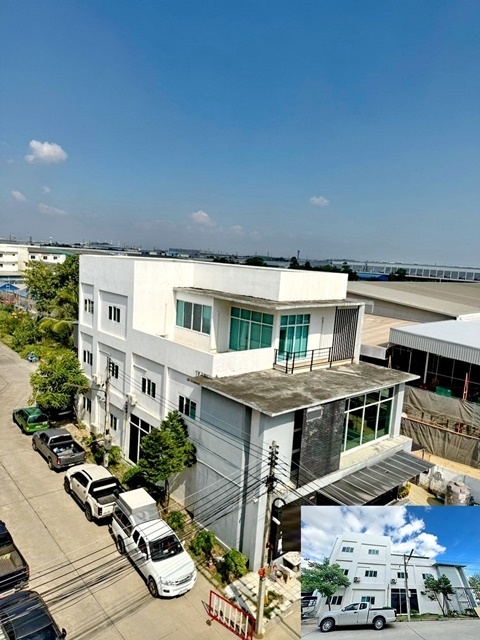 ชลบุรี 107ตรว.ขาย-เช่า ตลาดสดยิ่งรวย ใจกลางอมตะนคร โฮมออฟฟิต Stand Alone 3 ชั้น  505ตรม. 79,999B-M 27ลบ. 9นอน 8น้ำ 15จอดรถ 12แอร์Ying ruay Amata Nakorn Chonburi 107sq.wa. for sale-rent 3-story home office Stand Alone in the heart of505sq.m. 79,999B-M 27million baht 9bed 8bath 15parking 12A/C.ถ.กรุงเทพ-ชลบุรี ตำบลบ้านเก่า อำเภอพานทอง ชลบุรี 20160พร้อมอุปกรณ์สำนักงานครบถ้วนใช้งานได้ทันที รองรับพนักงาน 20 – 50 คน สามารถจอดรถได้มากกว่า 15 คัน - ราคาเช่าทั้งตึก  80,000 บาท ต่อเดือน - ราคาเช่า เฉพาะ ชั้น 1  ราค