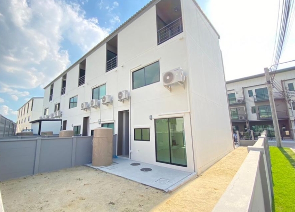 ให้เช่าทาวน์โฮม3ชั้น บ้านกลางเมือง ราชพฤกษ์- สาทร เนื้อที่ 31 ตรว แปลงมุม