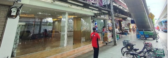 ให้เช่าพื้นที่ ชั้น 1 ขนาด 108 ตรม ใกล้ตลาดยิ่งเจริญ สะพานใหม่ ริมถนนพหลโยธิน เหมาะทำหน้าร้าน ธุรกิจ ใกล้สถานีรถไฟฟ้า สะพานใหม่