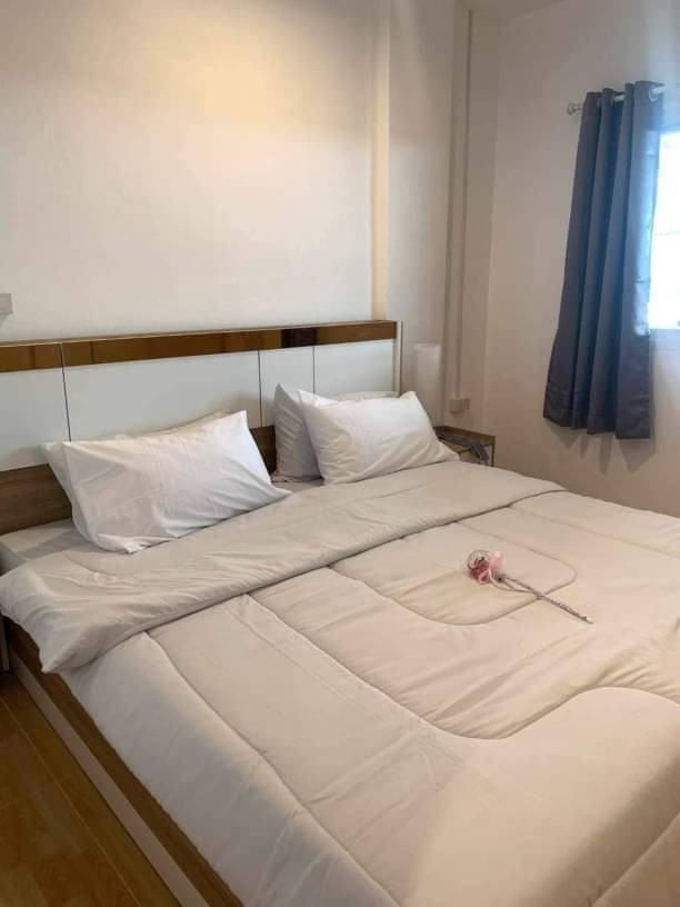 ทำเล 5 ดาว ย่านเศรษฐกิจ ขายด่วน 989,000 บาท ศรีอนันต์ คอนโด รีโนเวทใหม่ สไตล์โมเดิร์น กั้นห้องเป็นสัดส่วน ใกล้เซ็นทรัลเฟสติวัล 1 นาที