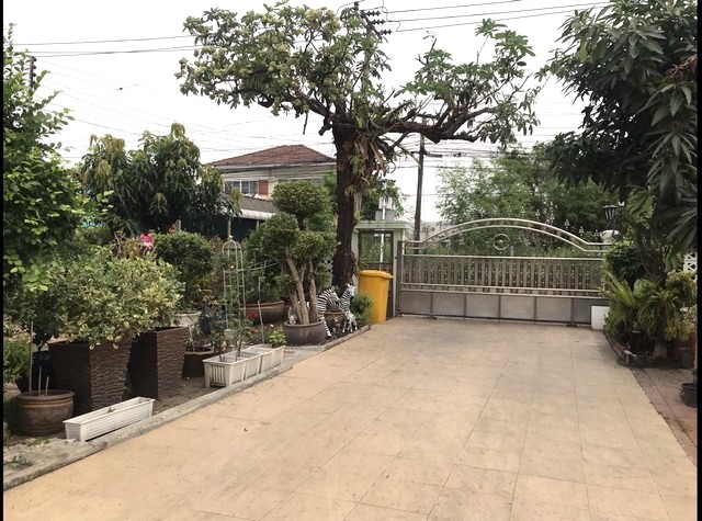 ขายบ้านเดี่ยว 2 ชั้น พร้อม อาคารสำนักงาน 1 ชั้น พักอาศัยและประกอบธุรกิจได้ ใกล้สนามบินดอนเมือง