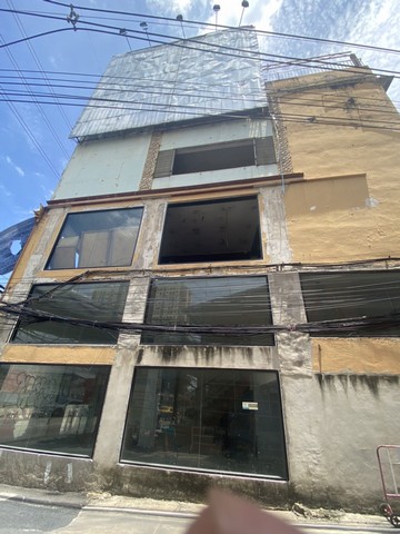 ขายอาคารพาณิชย์ 4 ชั้น 3 คูหาทะลุกัน ติดเดอะมอลล์ 3 รามคำแหงอาคารพาณิชย์ 4 ชั้น 3 คูหาทะลุกัน เนื้อที่ 48 ตารางวาราคาขาย 80 ล้านบาทสถานที่ใกล้เคียง1. เดอะมอลล์ 3 รามคำแหง2. บิ๊กซี หัวหมาก3. เมเจอร์ ฮอลลีวูด รามคำแหง4. ฟู้ดแลนด์ หัวหมาก5. อินดอร์สเตเดียม หัวหมากที่ตั้ง ซอย รามคำแหง 21 แขวง หัวหมาก เขตบางกะปิ กรุงเทพมหานคร--------------------------------------------------------สนใจชมบ้านหรือขอข้อมูลเพิ่มเติ