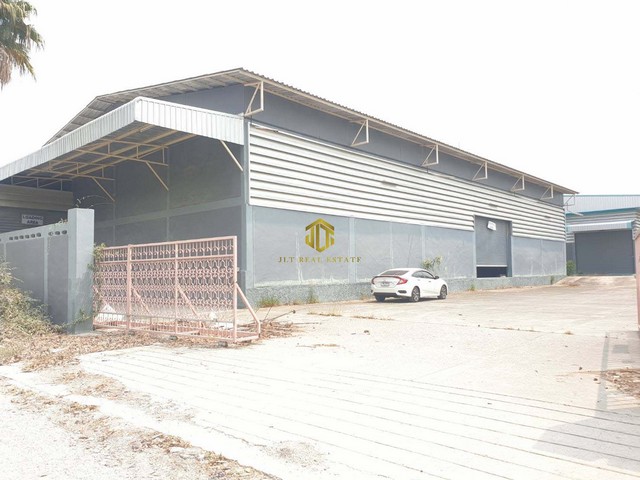 ขายโรงงาน 2 หลังขนาด 1440 ตรม. ใกล้ถนนมอเตอร์เวย์ ชลบุรี