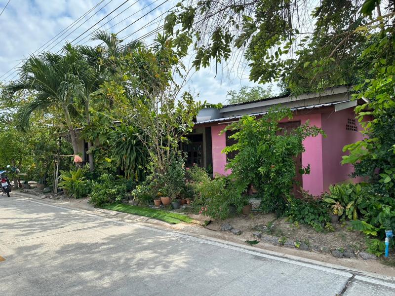 ขายที่ดินใกล้ทะเลชะอำ พร้อมสิ่งปลูกสร้าง  พื้นที่ 110 ตร.ว. ราคาถูกกว่าราคาตลาด