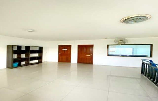 สระบุรี ทะลุถึงกันได้ สนามกีฬาจังหวัด ตลาดจตุจักร 68ตรว. 278 ตรม.  2นอน  ให้เช่าตึก 2คูหา 2ชั้น 4น้ำ 1แอร์ 2จอดรถ พหลโยธิน15