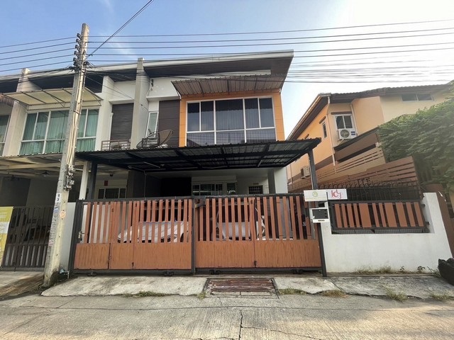 ขายบ้าน 2 ชั้น 31.4 ตรว. ซอยลาดพร้าว 83 ใกล้ Big C ลาดพร้าว ใกล้เลียบด่วน สถานีรถไฟฟ้าสายสีเหลืองปากซอย 