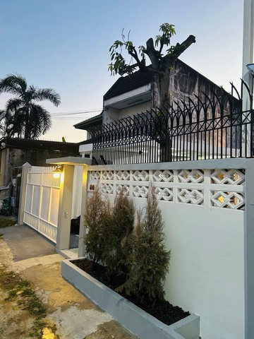 ขายบ้านเดี่ยว 2 ชั้น 49 ตรว รีโนเวทใหม่ ซอยลาดพร้าววังหิน 48 เดินทางสะดวก เชื่อมต่อหลายเส้นทาง