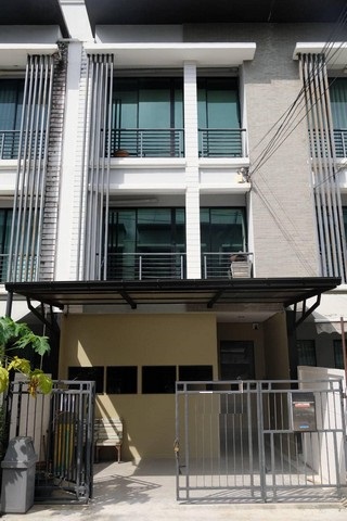 ให้เช่าทาวน์โฮม 3 ชั้น โครงการบ้านกลางเมือง ซอยรามคำแหง39 ใกล้ทาวน์อินทาวน์ ใกล้เลียบด่วน เหมาะอยู่อาศัยหรือทำออฟฟิศ
