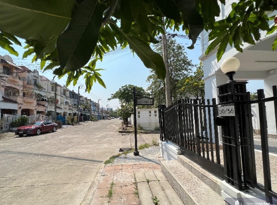 ให้เช่าทาวน์โฮม บ้านกฤษดานคร 28 บางนา กม 8 บางพลี สมุทรปราการ พื้นที่ 250 ตรม เหมาะอาศัย ทำออฟฟิศ