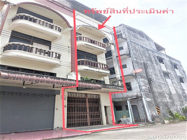  รายละเอียดเพิ่มเติม Code ID : PKK04-04084  ราคาขาย  1,865,000 บาท- ขนาดพื้นที่ :   15.20 ตร.ว.- พื้นที่ใช้สอย :  218.00 ตร.ม. - จำนวนห้อง :   10 ห้องนอน 2 ห้องน้ำ - ที่จอดรถ :    1   คัน- บ้านหันทางทิศ : ตะวันออกเฉียงใต้  พิกัดทรัพย์ : https://maps.app.goo.gl/vUd7ZUvMFisjVHuC7    สถานที่ใกล้เคียง- ใกล้โลตัส ถนนยมราช 3434 - ใกล้โรงพยาบาลนครคริสเตียน  - ใกล้คลินิกไตเทียมราชพฤกษ์ - ใกล้โรงพยาบาลนครคริสเตียน   สอบถามเพิ่มเติม/นัดชมโทร. 097-419-5982(พลอย)โทร