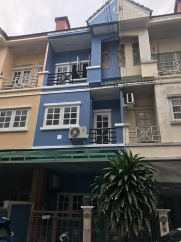 ให้เช่าทาวน์โฮม 3 ชั้น หมู่บ้านเกตุนุติเชอมีเน่ ลาดพร้าว 87 ใกล้เลียบด่วน