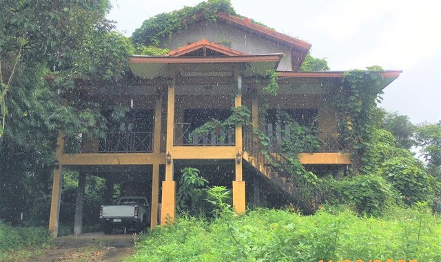 รายละเอียดเพิ่มเติมCode ID :   PKK02-11212ราคาขาย     4,389,000 บาท- ขนาดพื้นที่ :  319 ตร.ว (3 งาน / 19 ตร.ว)- พื้นที่ใช้สอย :   492 ตร.ม- จำนวนห้อง :  2 ห้องนอน 3 ห้องน้ำ - ที่จอดรถ :      1-2 คัน- บ้านเดี่ยว :   3 ชั้น- บ้านเดี่ยวหันทางทิศ : -- อายุอาคาร :   14 ปีพิกัดทรัพย์  :   https://maps.app.goo.gl/Q3HfAGkfDA7QtWqT9สถานที่ใกล้เคียง- ใกล้ตลาดนัดคึกคัก- ใกล้บิ๊กซีมินิ คึกคัก พังงา- ใกล้โลตัส โกเฟรช สาขาคึกคักพังงา- ใกล้โรงพยาบาลส่งเสริมสุขภาพตำบ�