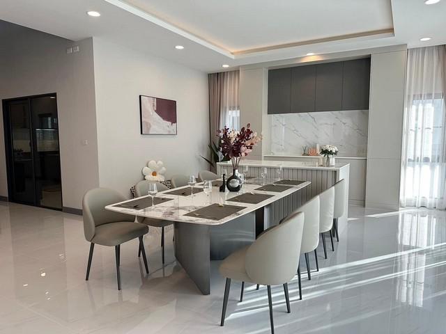 ให้เช่า/ขายบ้านใหม่ 5 ห้องนอน 6 ห้องน้ำ โครงการติดอีเกีย-เมกา บางนา The City บางนา หลังมุม ตกแต่งพร้อมเข้าอยู่ มีเครื่องใช้ไฟฟ้าครบ