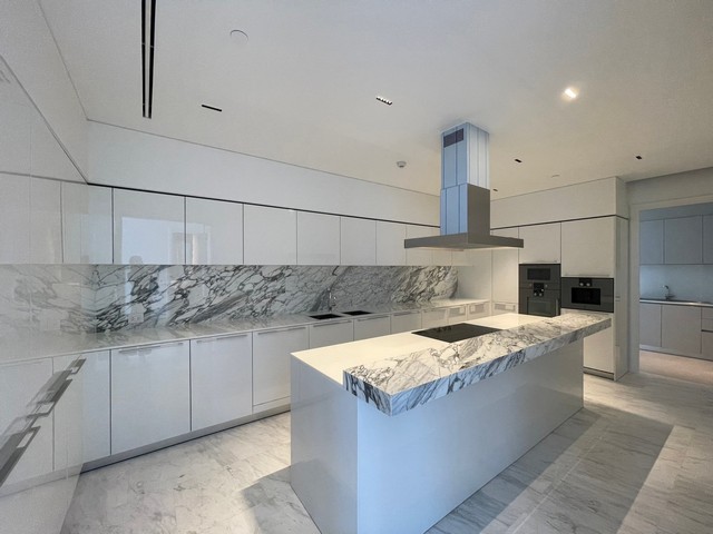 Four Seasons Private Residences Condo for SALE, near BTS Saphan Taksin