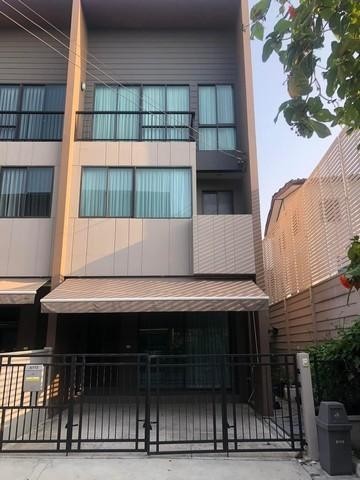 POR3614 ขายบ้านสไตล์โมเดิร์น หลังมุม บ้านกลางเมืองลาดพร้าว-เสรีไทย Baan Klang Muang Ladprao-Serithai ซอยเสรีไทย 52 บ้านหันทางทิศเหนือ 