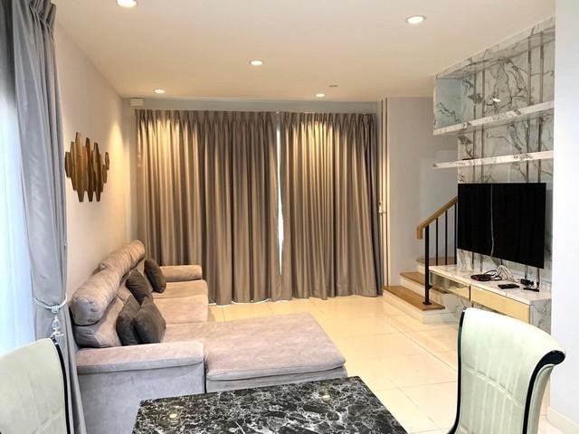 POR3614 ขายบ้านสไตล์โมเดิร์น หลังมุม บ้านกลางเมืองลาดพร้าว-เสรีไทย Baan Klang Muang Ladprao-Serithai ซอยเสรีไทย 52 บ้านหันทางทิศเหนือ