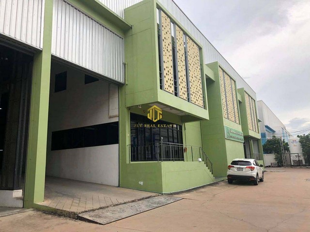 ขายโรงงาน 2 หลังขนาดพื้นที่ใช้สอย 2226 ตรม. พร้อมผู้เช่า ผังเมืองสีม่วงแท้รหัสทรัพย์ : FS083(กรุณาใช้รหัสนี้ในการสอบถาม FS083)ขายโรงงาน 2 หลังขนาดพื้นที่ใช้สอย 2226 ตรม.พร้อมเครน 5 ตัน จำนวน 3 ตัวสำนักงาน 2 ชั้นขนาด 364 ตรม. (7x26x2)เนื้อที่ทั้งหมด 2 ไร่ผังเมืองสีม่วงแท้ มีใบรง.พื้นรับน้ำหนักได้ 3-5 ตัน/ตรม.ห้องน้ำพนักงานมากกว่า 10 ห้องรถเทรลเลอร์เข้าออกได้พิกัด : ต.บางปลา อ.บางพลี จ.สมุท