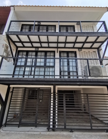 ให้เช่าทาวน์โฮม 3 ชั้น ซอยวิภาวดี 58 หลักสี่ พื้นที่ 240 ตรม เหมาะอาศัย ทำธุรกิจ 