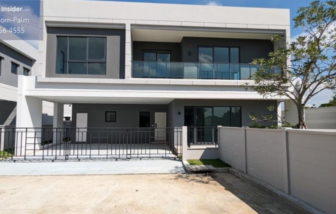  ขายบ้านเดี่ยว 2 ชั้น  เซนโทร บางนา Centro Bangna เนื้อที่ 72 ตรว มี 4 นอน 5 น้ำ  