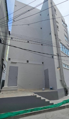 ให้เช่าอาคาร 3.5 ชั้น  2 คูหา ติดสี่แยกลำสาลี รามคำแหง 91/1 สร้างใหม่ ใกล้ MRTสายสีเหลือง