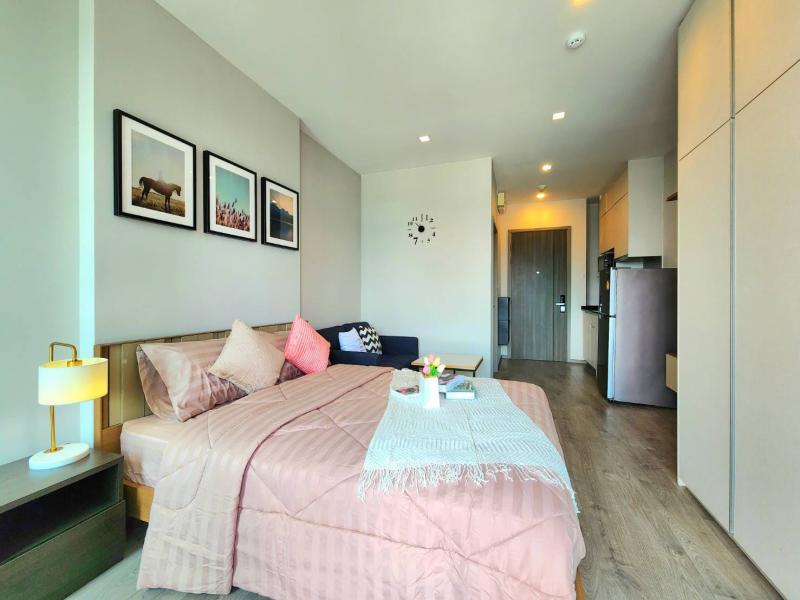 SW655For Sale Whizdom Avenue Ratchada-Ladprao ชั้นสูง วิวสวยโลเคชัน：MRT ลาดพร้าวขนาด：28 ตรม. ชั้น：19ประเภทห้อง：Studio ราคาขาย：4,220,000 บาท (ค่าโอนคนละครึ่ง)เฟอร์นิเจอร์ & เครื่องใช้ไฟฟ้าครบครัน- ทีวี- แอร์ - เครื่องซักผ้า- ตู้เย็น- เครื่องทำน้ำอุ่น- ไมโครเวฟ----------------------------------------------------------Location：MRT LadpraoArea： 28 Sq.m.Floor：19Room Type：Studio Selling price：4,220,000 Baht (Half transfer fee)Fully furnished furniture & Home appliances- TV- air conditioner- washing machine- fridge- water heater- Microwave=======================สนใจติดต่อ Line: @Livinghomecondo (มี @ ด้วยนะคะ)หรื