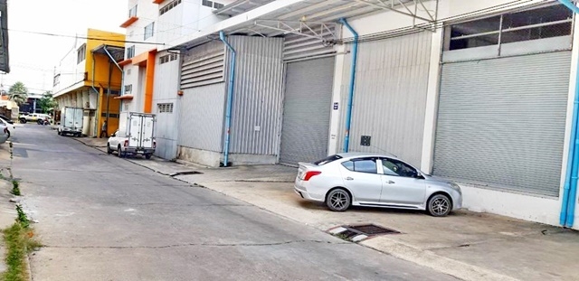 พระราม2 ให้เช่าโกดัง คลังสินค้า 102ตรว.สะแกงาม 21-35 350ตรม. สูง 8.30 เมตร บางขุนเทียน  4ห้อง 3น้ำ 2จอดรถ