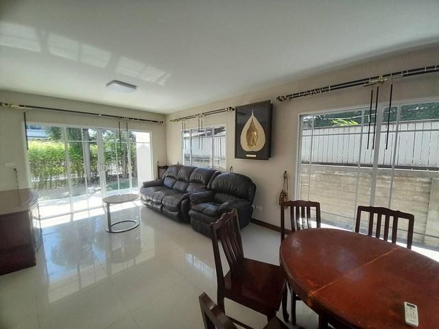 C4264 ให้เช่าบ้านเดี่ยว 2 ชั้น หมู่บ้านภัสสร เพลสทีส เฉลิมพระเกียรติ 87 รีโนเวทใหม่ ใกล้แอร์พอรต์ลิ้งทับช้าง เนื้อที่ 60 ตรว 2 ชั้น 3 ห้องนอน 2 ห้องน้ำสนใจนัดชมติดต่อ รหัสประกาศC4264 คุณเฟลม  0638956397ID line : 0638956397: https://line.me/ti/p/LTVhEi9gAFC4264 ให้เช่าบ้านเดี่ยว 2 ชั้น หมู่บ้านภัสสร เพลสทีส เฉลิมพระเกียรติ 87 รีโนเวทใหม่ ใกล้แอร์พอรต์ลิ้งทับช้าง เนื้อที่ 60 ตรว3 ห้องนอน2 ห้องน้ำแอร์4 ตัวน้ำอุ่น 2 ตัวทำใ