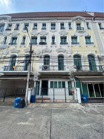 HR1380ให้เช่าทาวน์โฮม 4 ชั้น หมู่บ้านกลางเมืองมอนติคาร์โล ใกล้วัดเสมียนนารี เดินทางสะดวกใกล้ทางด่วนค่าเช่า 35,000 บาทต่อเดือน ประกัน 2 เดือน ล่วงหน้า 1 เดือน สัญญาขั้นต่ำ 1 ปีติดต่อ : คุณพร 0938091444 (เบอร์นี้แอดไลน์ได้คะ),โทร 0939833259ID Line : henghengpaulaรหัสประกาศ HR1380ให้เช่าทาวน์โฮม 4 ชั้น หมู่บ้านกลางเมือง มอนติคาร์โล เนื้อที่ประมาณ 28 ตรว. พื้นที่ใช้สอย 260 ตารางเมตร5 ห้องนอน 6 ห้องน้ำ ที่จอดรถ 