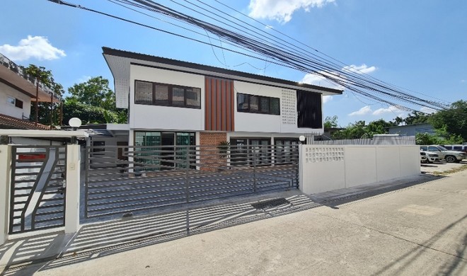  ให้เช่าบ้านเดี่ยว เนื้อที่ 90 ตรว โชคชัย 4 แยก 83  ลาดพร้าว เหมาะอาศัย ทำออฟฟิศ 