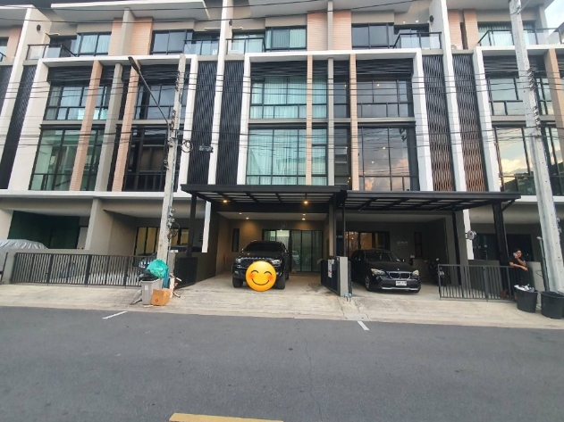 ให้เช่า โฮมออฟฟิศ 4 ชั้น ย่านลาดพร้าว โชคชัย 4  พรีเมี่ยมเพลส เกษตร-นวมินทร์ 