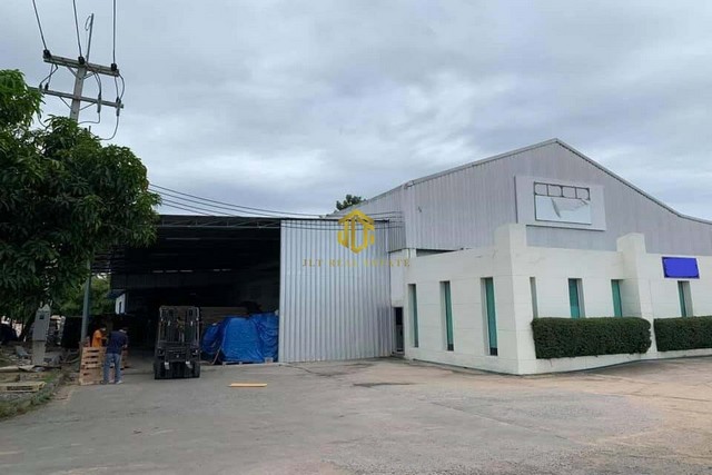 ขายโกดังพร้อมผู้เช่าขนาดรวม 1979 ตรม. อ.ศรีราชา จ.ชลบุรี