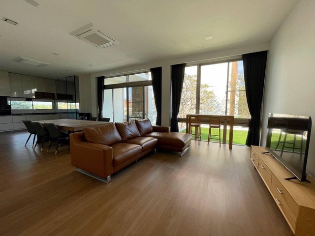 HR1381ให้เช่าบ้านเดี่ยว 3 ชั้น หมู่บ้าน VIVE พระราม 9 วิวสนามกอล์ฟ เฟอร์ครบพร้อมอยู่