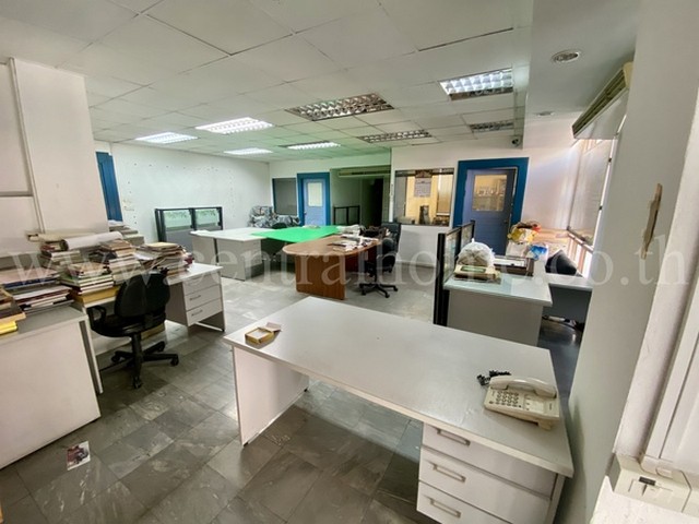 อาคารสำนักงาน 6 ชั้น ซอยรัชดาภิเษก 18 ใกล้ MRT ห้วยขวาง