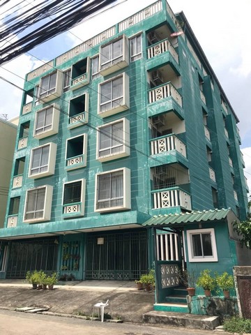 ขายอพาร์ทเม้นส์ 5 ชั้น 55 ห้อง เนื้อที่ 130 ตารางวา ภายในเฟอร์ฯ ครบอพาร์ทเม้นส์ 5 ชั้น รวมดาดฟ้า 6 ชั้น เนื้อที่ 130 ตารางวา พื้นที่ใช้สอยชั้นละ 250 ตรม. มีลิฟท์ ภายในเฟอร์ฯ ครบ 55 ห้องเข้าได้ 2 ทาง รามคำแหง 24 แยก 22 หรือเข้าทางห้างเดอะไนน์ พระราม 9ราคาขาย 47.5 ล้านบาทสถานที่ใกล้เคียง1. เดอะไนน์ พระราม 9​2. ราชมังคลากีฬาสถาน3. บิ๊กซี หัวหมาก4. มหาวิทยาลัยรามคำแหง5. เดอะมอลล์ รามคำแหงท