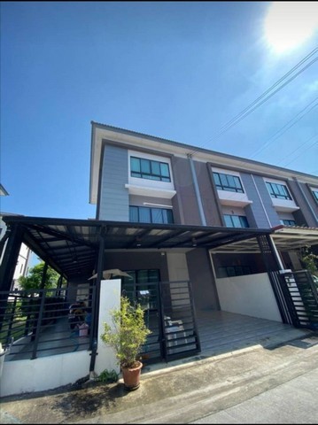 ให้เช่าทาวน์โฮม THE CONNECT UP3 ลาดพร้าว 126 พร้อมพักอาศัย บ้านหลังมุม ใกล้เดอะมอลล์บางกะปิ รถไฟฟ้าสีเหลือง