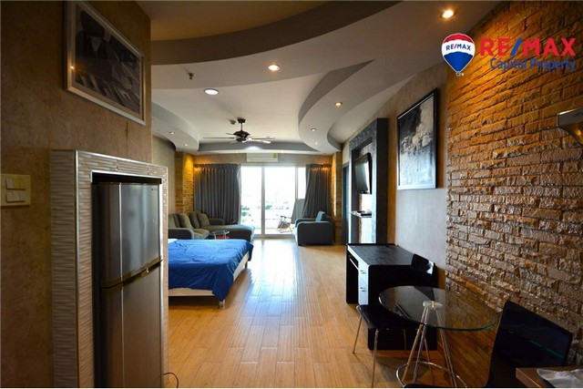 วิวทะเล 5Dราคาซื้อ: 2.65 ล้านบาทราคาเช่า: จาก 19,000 บาทต่อเดือนชื่อ บริษัทสตูดิโอ · 1 ห้องน้ำ · 48 ตร.ม. · ระเบียงขนาดใหญ่ · วิวทะเลคุณสมบัติที่สำคัญชั้น 748 ตารางเมตรเฟอร์นิเจอร์ครบสตูดิโอห้องครัวพร้อมอุปกรณ์ครบครันห้องน้ำทันสมัยพร้อมฝักบัวขนาดใหญ่เครื่องปรับอากาศเฟอร์นิเจอร์ระเบียงระเบียงขนาดใหญ่วิวทะเลหันหน้าไปทางทิศเหนือคุณสมบัติอาคารสระว่ายน้ำน่ารักร้านอ