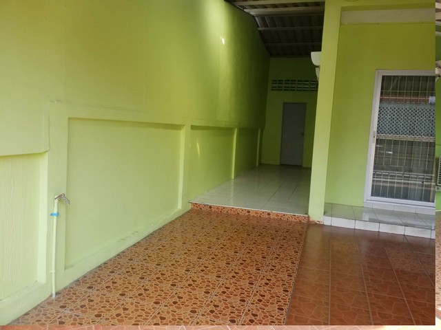 ขาบบ้านแฝด อคาเดีย 3  2 ห้องนอน 1 ห้องน้ำ  อ.ศรีราชา จ.ชลบุรี PSC00725