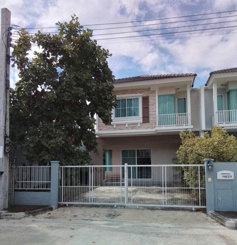  รายละเอียดเพิ่มเติม Code ID :  PSC00718  ราคาขาย 3,510,000  บาท- ขนาดพื้นที่ :  36.29 ตร.ว.- พื้นที่ใช้สอย : 133.00 ตร.ม.- จำนวนห้อง :   3 ห้องนอน 2 ห้องน้ำ - ที่จอดรถ :   2    คันพิกัดทรัพย์ :  https://maps.app.goo.gl/hCoqZEKVXsiuqswz7    สถานที่ใกล้เคียง- ใกล้  ตลาดรวยมาร์เก็ต​- ใกล้  วัดคลองมอญ- ใกล้  โรงเรียนสารสาสน์วิเทศศึกษา- ใกล้  ตลาดสยามไนท์มาร์เก็ตสอบถามเพิ่มเติม/นัดชมโทร. 097-419-5982(พลอย)โทร. 096-932-4624(ออมสิน)Line : @panaya (มี@ด้านหน้า)ปรึกษาสินเช�