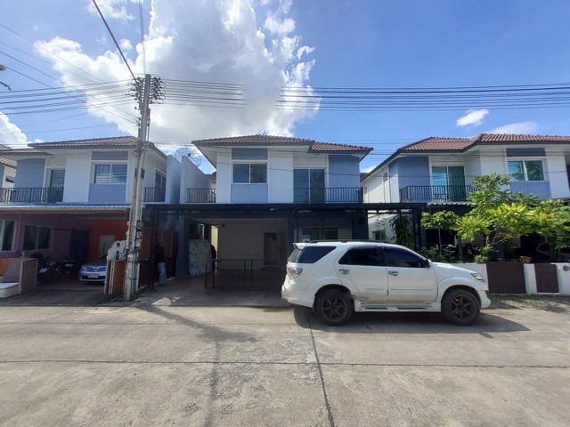   รายละเอียดเพิ่มเติม Code ID : PSC00713  ราคาขาย  2,880,000  บาท - พื้นที่ใช้สอย :  36.29 ตร.ว.  - จำนวนห้อง :  131.00 ตร.ม. พิกัดทรัพย์ :  https://maps.app.goo.gl/QVyHe8wPrgaoxveF8    สถานที่ใกล้เคียง- ใกล้  โรบินสันไลฟ์สไตล์ บ่อวิน- ใกล้  ตลาดบ่อวิน- ใกล้  โลตัส บ่อวิน- ใกล้  แม็คโคร บ่อวินสอบถามเพิ่มเติม/นัดชมโทร. 097-419-5982(พลอย)โทร. 096-932-4624(ออมสิน)Line : @panaya (มี@ด้านหน้า)ปรึกษาสินเชื่อฟรี One Stop Service ดูแลตั้งแต่ต้นจนจบบริษัท ปณยาคิดดี จำกัด 