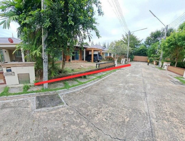   รายละเอียดเพิ่มเติม Code ID : PSC00678  ราคาขาย 3,780,000 บาท- ขนาดพื้นที่ :  74.59 ตร.ว.- พื้นที่ใช้สอย : 102.00 ตร.ม.- จำนวนห้อง :  2 ห้องนอน 1 ห้องน้ำ  - ที่จอดรถ :    1   คัน พิกัดทรัพย์ :  https://maps.app.goo.gl/bKbFMeWikRCuZmZW8    สถานที่ใกล้เคียง- ใกล้  หาดแม่รำพึง- ใกล้  โรงเรียนวัดช้างชนศิริราษฎร์บำรุง- ใกล้  วัดช้างชนศิริราษฎร์บำรุง- ใกล้   อุทยานแห่งชาติเขาแหลมหญ้า-หมู่เกาะเสม็ดสอบถามเพิ่มเติม/นัดชมโทร. 097-419-5982(พลอย)โทร. 096-932-4624(