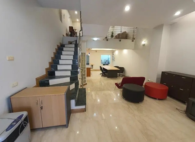 เวิลด์เมดิคอล 2นั่งเล่น เซ็นทรัล แจ้งวัฒนะ 3ชั้น 3นอน 3น้ำ วัสดุเกรดA 4แอร์ 2จอดรถ 23ตรว. 262 ตรม.