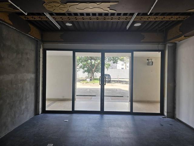 ปล่อยให้เช่าพื้นที่ ในโครงการมาร์เช่ ราม 53 ด้านหน้าติดถนน