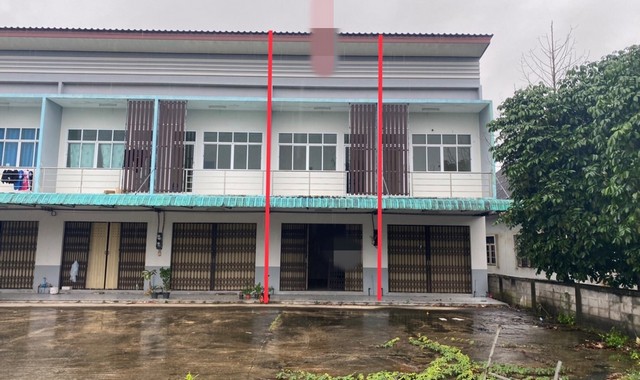 รายละเอียดเพิ่มเติมCode ID :    PKK04-05780ราคาขาย       3,592,000 บาท- ขนาดพื้นที่ :  235 ตร.ว (2 งาน / 35 ตร.ว) - พื้นที่ใช้สอย :     128 ตร.ม - จำนวนห้อง :   2 ห้องนอน 2 ห้องน้ำ - ที่จอดรถ :   1 คัน- อาคารพาณิชย์ :      2 ชั้น- อาคารพาณิชย์หันทางทิศ : -- อายุอาคาร :    9 ปีพิกัดทรัพย์  :    https://maps.app.goo.gl/EBH2cqsk7YZJvoUe8สถานที่ใกล้เคียง- ใกล้แม็คโคร พัทลุง- ใกล้โลตัส โกเฟรช ศรีนครินทร์ พัทลุง- ใกล้โลตัส พัทลุง- ใกล้วัดนาท่อมสอบถามเพิ่มเติม/นัด�