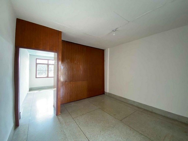 ให้เช่าอาคารพาณิชย์ 3ชั้น( รีโนเวทใหม่ ) ติดถนนประชาชื่น​ เหมาะสำหรับค้าขาย, ทำธุรกิจ