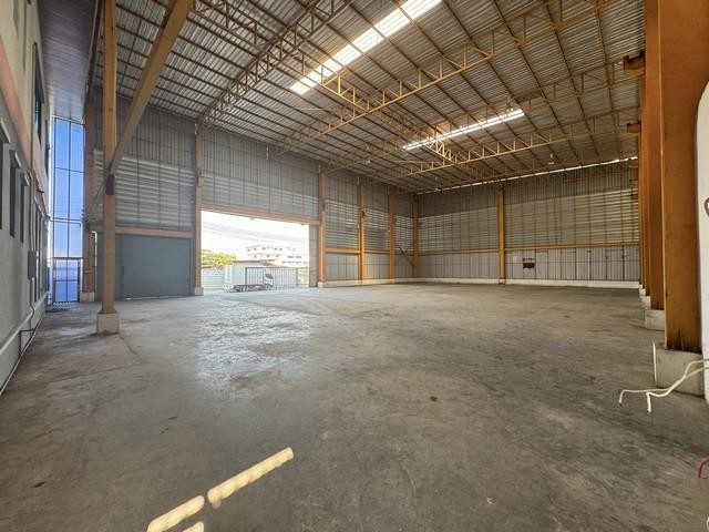 ให้เช่าหรือขายโกดัง ผังสีชมพู 286.4ตร.วา พื้นที่ใช้สอย 1,000 ตร.ม.ออฟฟิต 2 ชั้น 4 ห้องทำงาน ซอยเลียบคลองบางน้ำจืด สมุทรสาคร