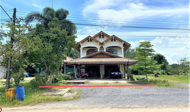 รายละเอียดเพิ่มเติมCode ID : PKK02-13819ราคาขาย      5,192,000 บาท- ขนาดพื้นที่ :   149 ตร.ว (1 งาน / 49 ตร.ว)- พื้นที่ใช้สอย :    421.20 ตร.ม- จำนวนห้อง :  4 ห้องนอน 3 ห้องน้ำ- ที่จอดรถ :   1-2 คัน- บ้านเดี่ยว :     2 ชั้น- บ้านบ้านเดี่ยวหันทางทิศ : -- อายุอาคาร :    15 ปีพิกัดทรัพย์ :    https://maps.app.goo.gl/RdfVkjJn7BWkWzcs9สถานที่ใกล้เคียง- ใกล้โลตัส โกเฟรช ซูเปอร์มาร์เก็ต ป่าพะยอม - ใกล้โรงพยาบาลป่าพะยอม- ใกล้โลตัส แม่ขรี - ใกล้โรงพยาบาลบางแก้วสอ�