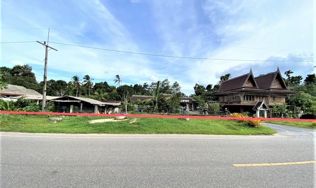 รายละเอียดเพิ่มเติมCode ID : PKK02-14639ราคาขาย      7,393,000 บาท- ขนาดพื้นที่ :   1,700.20 ตร.ว (4 ไร่ / 1 งาน)- พื้นที่ใช้สอย :    242.88 ตร.ม- จำนวนห้อง :  2 ห้องนอน 1 ห้องน้ำ- ที่จอดรถ :   1-2 คัน- บ้านเดี่ยว :     2 ชั้น- บ้านบ้านเดี่ยวหันทางทิศ : -- อายุอาคาร :    13 ปีพิกัดทรัพย์ :    https://maps.app.goo.gl/2KES9zUxXeWM9wM89สถานที่ใกล้เคียง- ใกล้โรงพยาบาลตะโหมด - ใกล้โรงเรียนเทศบาลตะโหมด- ใกล้โรงเรียนประชาบำรุง(อุทิตกิจจาทร)- ใกล้วัดตะโหมดสอบถาม�