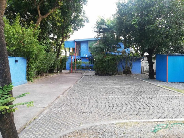 ให้เช่าบ้านเดี่ยวใจกลางเอกมัย 300 ตรว. จอดรถโดยรวม 10-12 คัน ใกล้ BTS เอกมัย พื้นที่กว้างขวาง รีโนเวทได้ เหมาะทำธุรกิจเช่น ร้านอาหาร​ ออฟฟิศ