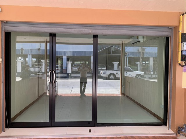 ทาวน์โฮมหลังโรงพยาบาลสมิติเวชชลบุรี ตรงข้ามมัณฑณาคอนโด  รีโนเวทใหม่สวยหรูดูแพง