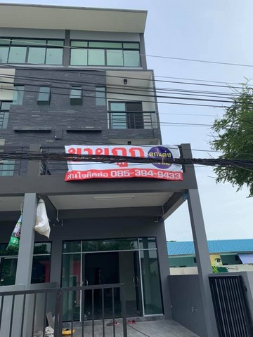 บ้านสไตล์โมเดิร์นลอฟท์ 4 ชั้นเหมาะทำออฟฟิต ชลบุรี ใก้ล ร.พ.เอกชล 2 เพียง 800 เมตร